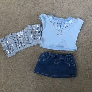 Build a Bear clothing, like new.